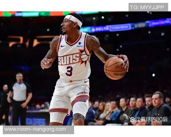 豪泽表现惊艳8投6中三分球5记轻松砍下17分6篮板3助攻