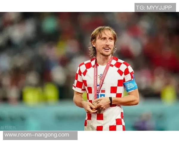 陈泽仕全场表现出色传球成功率高达833长传准确率完美100评分6分